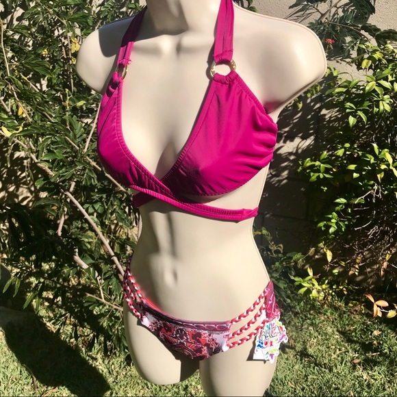VENUS Other - NWT VENUS wrap Bikini Tops 💜